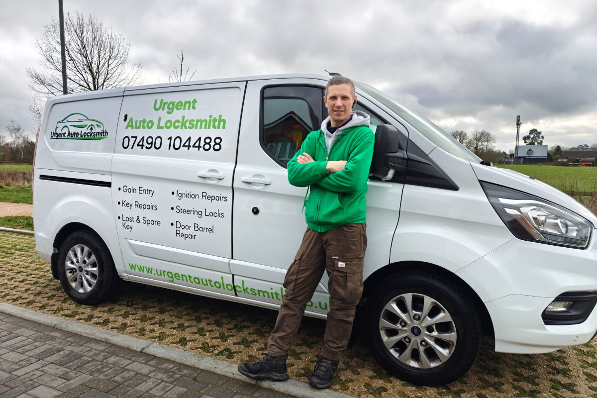 Urgent Auto Locksmith van with Jon